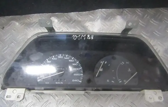 Mazda 323 Speedometer (instrument cluster) bs06a