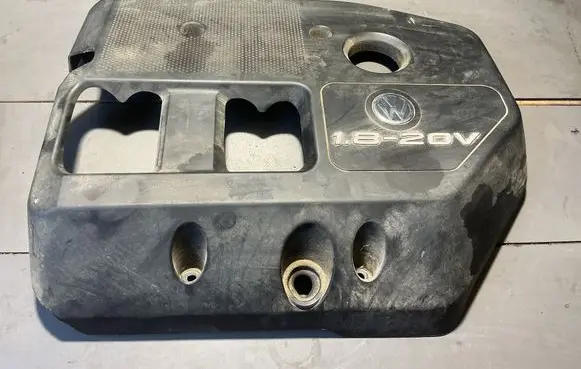 Volkswagen Golf IV Engine cover (trim) 06A103925K