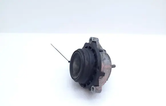 BMW 1 F20 F21 Engine mount bracket 6787659