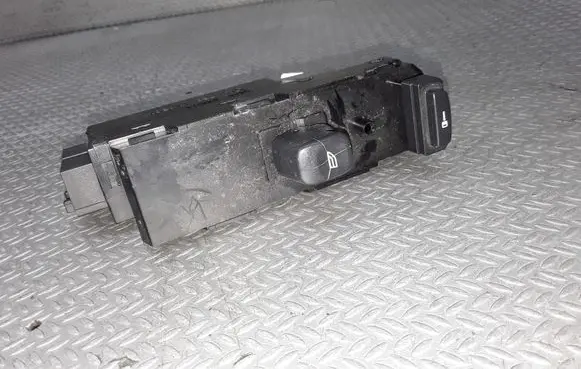 Volvo XC90 Electric window control switch 30746075