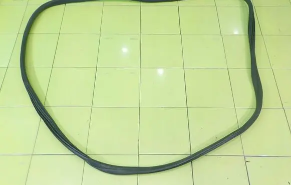 Peugeot 3008 I Front door rubber seal PRZOD