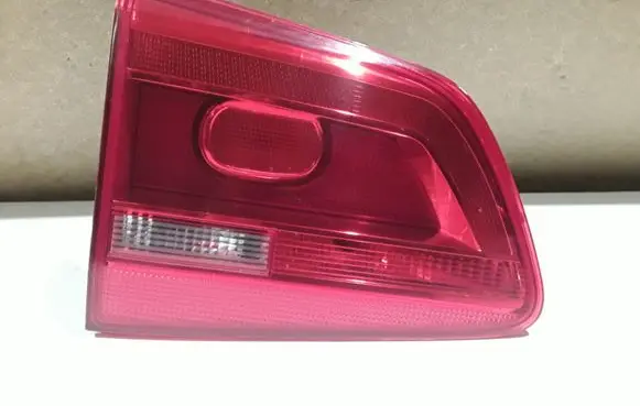 Volkswagen Touran II Tailgate rear/tail lights