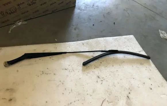 Audi Q5 SQ5 Windshield/front glass wiper blade 8R1955408B 8R1955408