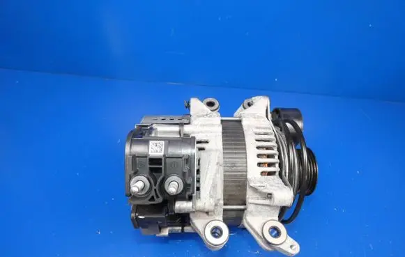 Volvo XC90 Generator/alternator 32301041