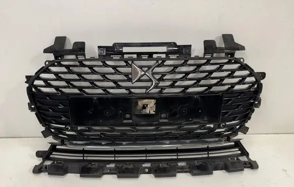 Citroen DS3 Front bumper upper radiator grill 9814798777