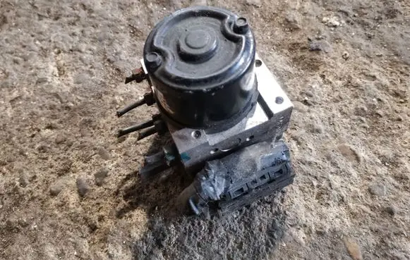 KIA Carnival ABS Pump 2K56T437A0 0K2FA667B0