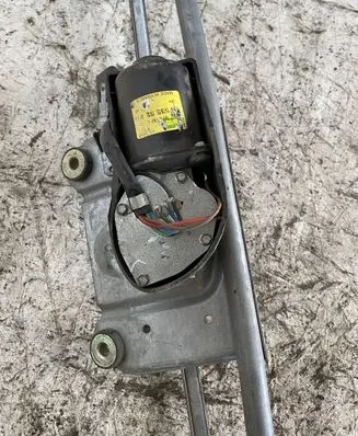 Jeep Cherokee Front wiper linkage and motor