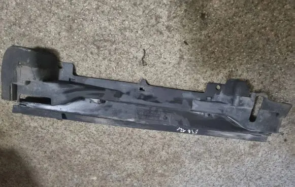 BMW 3 E46 Radiator support slam panel 8211467