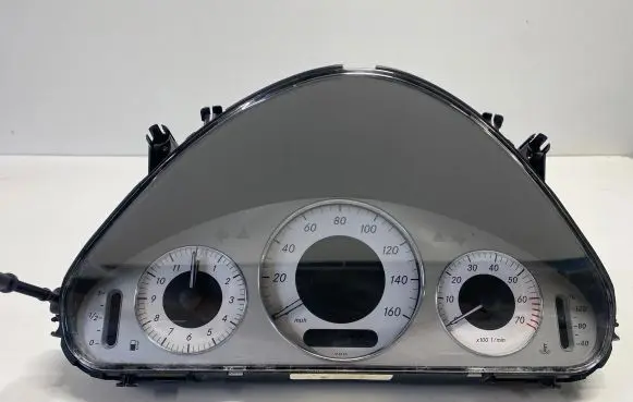 Mercedes-Benz E W211 Speedometer (instrument cluster) A2115400047 110080284015