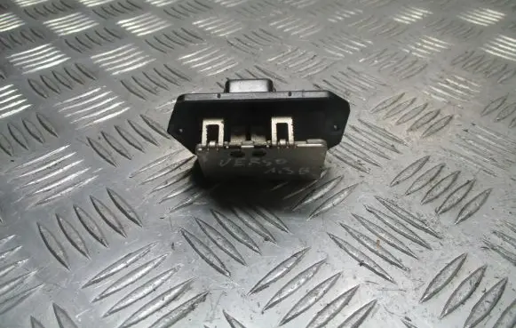 Toyota Yaris Verso Heater blower fan relay 