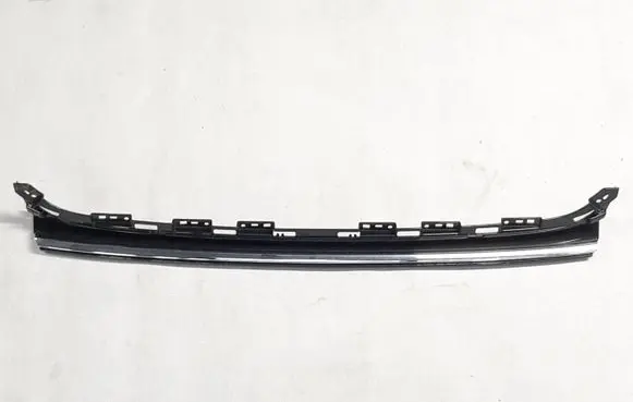 Front bumper lower grill