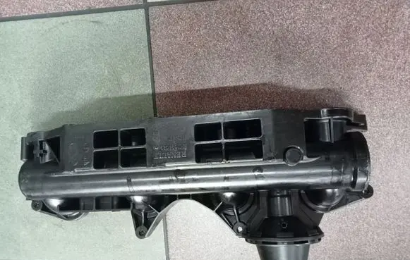 Renault Espace IV Intake manifold 8200694029