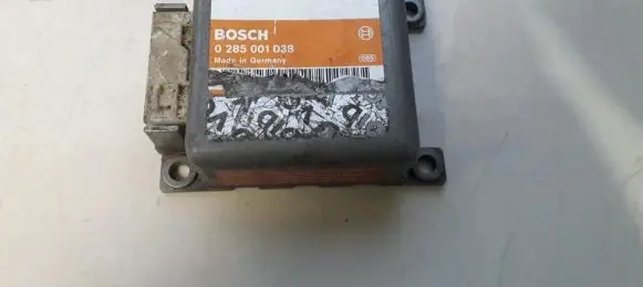 Audi A4 S4 B5 8D Airbag control unit/module 8a0959655c 0285001038