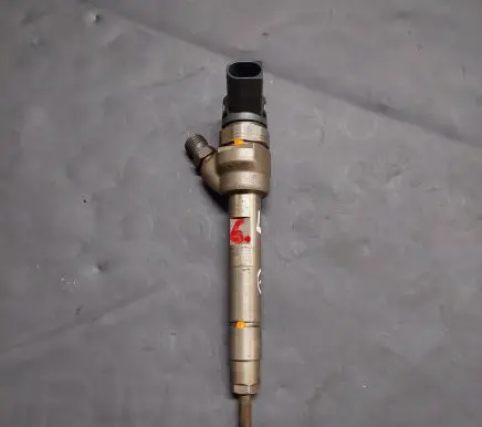 BMW 5 F10 F11 Fuel injector 7810702