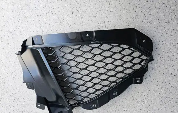 Maserati GranTurismo Front bumper lower grill