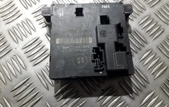 Mercedes-Benz E W211 Other control units/modules 2118704026