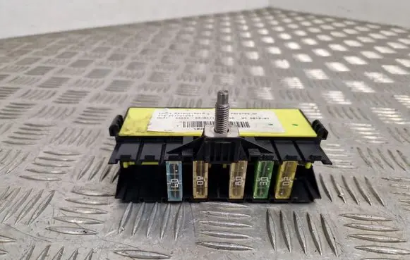 Peugeot RCZ Fuse module 9636079380