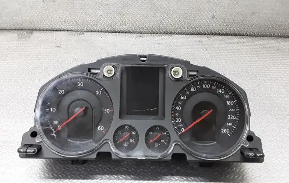 Volkswagen PASSAT B6 Speedometer (instrument cluster) A2C53042108