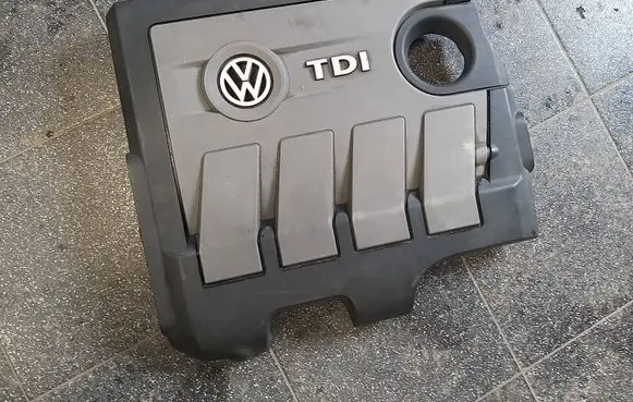 Volkswagen Polo V 6R Engine cover (trim) 03L103925L