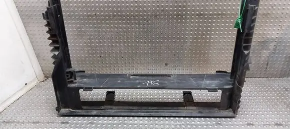 BMW 5 E60 E61 Radiator trim 7787443