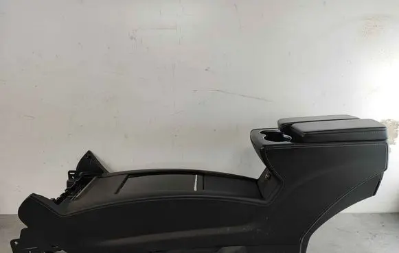 Tesla Model S Center console 102672800E