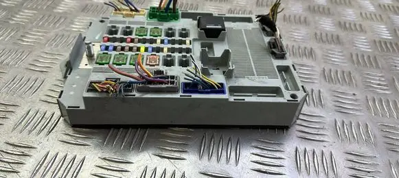 Jaguar XF Fuse module CX2314D628AG 7370032840
