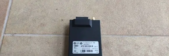 Audi Q7 4L Auxiliary heating control unit/module 4F0909509B