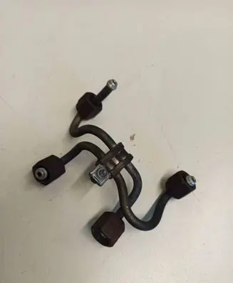 BMW X5 E53 Fuel injector supply line/pipe 