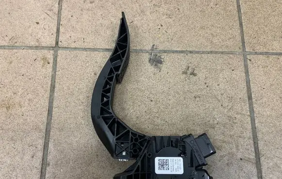 Audi Q5 SQ5 Accelerator throttle pedal 8W1723523