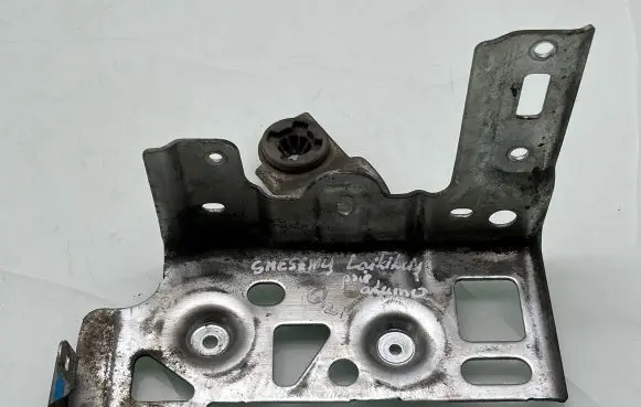 Nissan Qashqai Engine control unit holder 