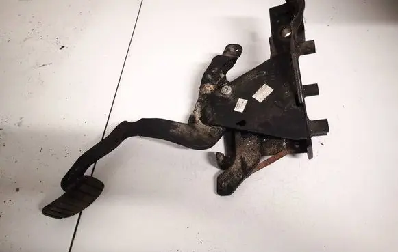 Renault Megane II Brake pedal 8200156002