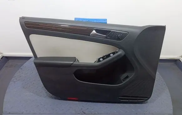 Volkswagen Jetta VI Door card panel trim set 5C7867011