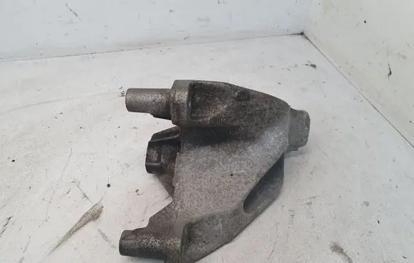 Audi A4 S4 B8 8K Engine mounting bracket 8K0199307AL