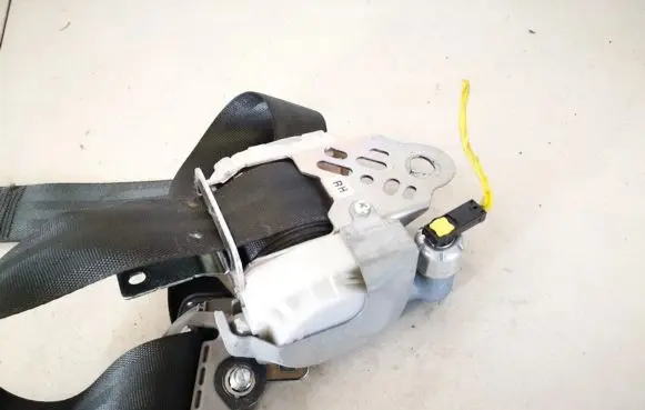 Hyundai i30 Front seatbelt 888202r900 7p1620-p