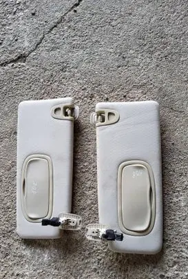 Chrysler 200 Sun visor