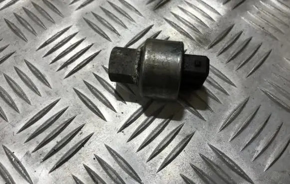 Air conditioning (A/C) pressure sensor