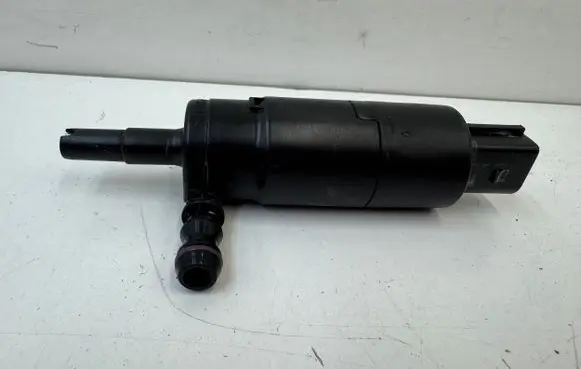Volkswagen Jetta V Windscreen/windshield washer pump 3B7955681
