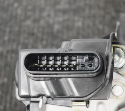 Volvo XC90 Front door lock 31349895C26967104