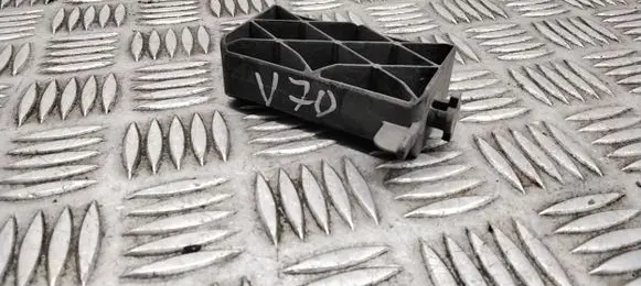 Radiator mount bracket