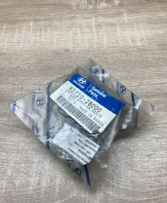 Hyundai Elantra Windscreen/window heater switch 9371028000