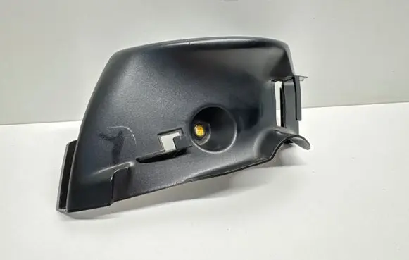 Mercedes-Benz C W204 Seat belt trim A2046931933 SP5768