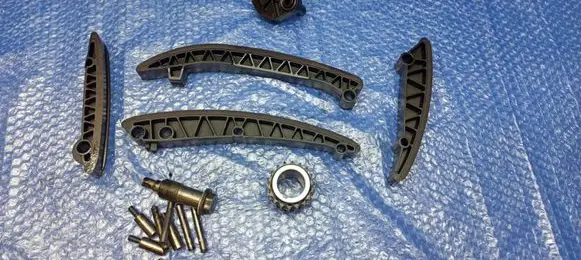 Mercedes-Benz E W212 Slide rail for timing chain A6420500316 A6420500416 A6420500216