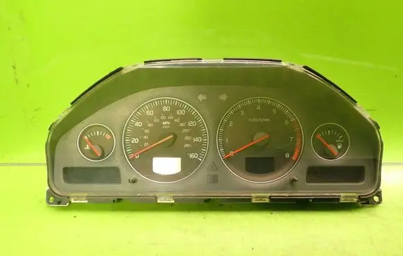 Volvo S60 Speedometer (instrument cluster) 30746103
