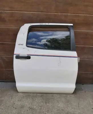 Toyota Tundra II Front door