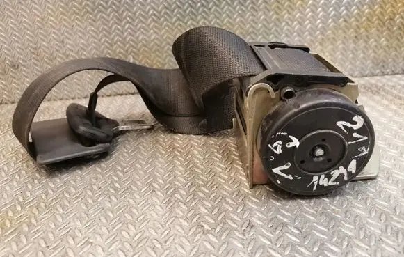 Mercedes-Benz E W211 Middle seatbelt (rear) 2118607785