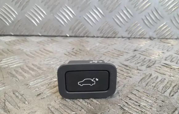 Volvo V70 Tailgate/trunk/boot open switch 30739237