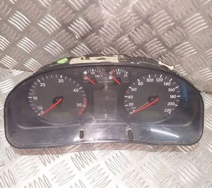 Volkswagen PASSAT B5.5 Speedometer (instrument cluster) 3B0919881N 110008794023