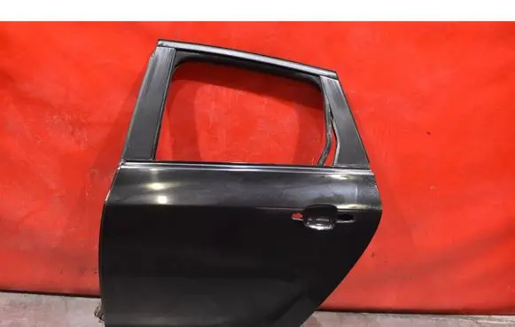 Opel Astra J Rear door