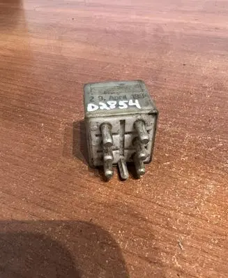 Mercedes-Benz SL R129 Other relay 0015427819 D2854
