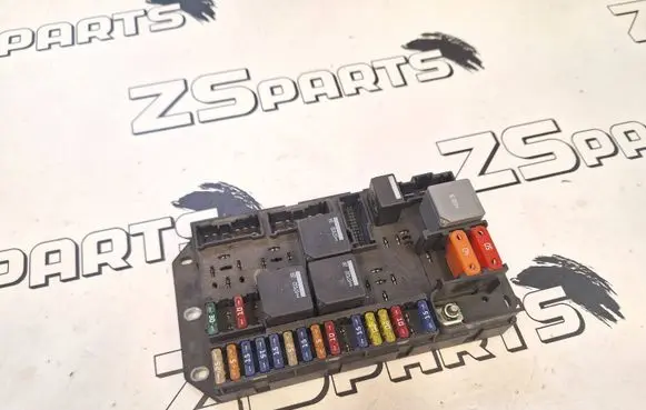 Land Rover Range Rover L322 Fuse module YQE500390 070130052508